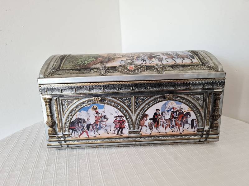 Vintage Retro Rechteckige Blechdose Nürnberg von FunAntic