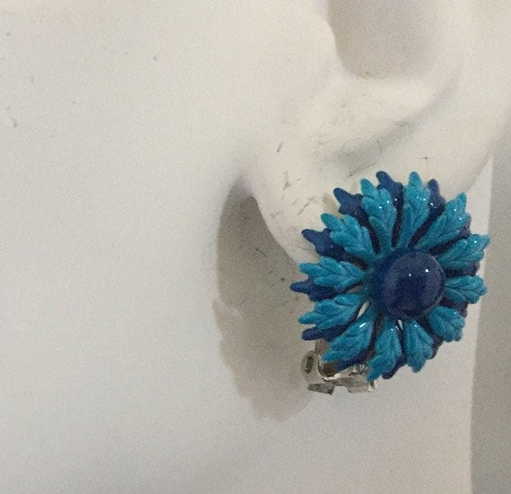 Vintage Blaue Blume Clip Auf Emaille Ohrringe Vintage Blaue Blume Clip Auf Emaille Ohrringe von FunArtsyStuff