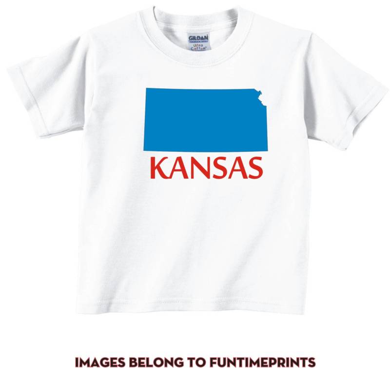 Kansas -Lustiges State Map T-Shirt Oder Bodysuit -Lustige Uni Kleidung Säugling Kleinkind Jugendkinder - in Weiß Grau Pink Blau -138 von FunTimePrints