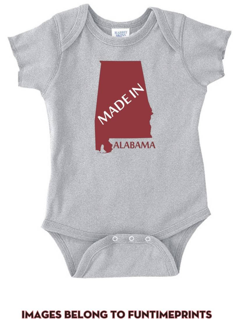 Made in Alabama -Lustiges State T-Shirt Oder Bodysuit -Lustige Uni Kleidung Für Kleinkinder Kinder-In Weiß Grau Pink Blau -0108 von FunTimePrints
