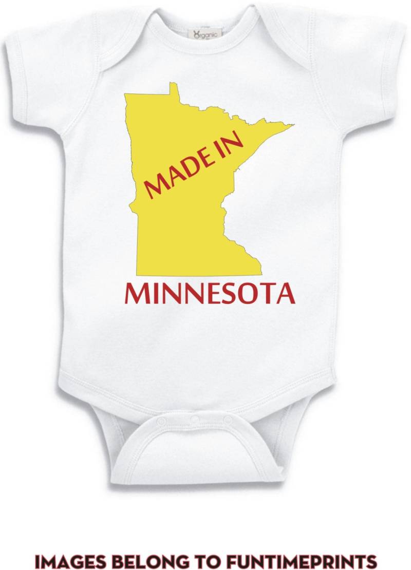 Made in Minnesota - Lustiges State Map T-Shirt Oder Bodysuit -Lustige Uni Kleidung Säugling Kleinkind Kinder-In Weiß Grau Pink Blau-148 von FunTimePrints