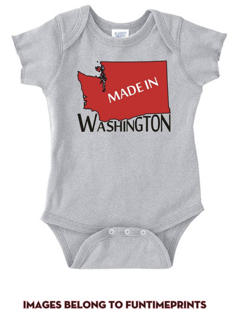 Made in Washington - Lustiges State Map T-Shirt Oder Bodysuit Uni Kleidung Säugling Kleinkind Kinder-In Weiß Grau Pink Blau -192 von FunTimePrints