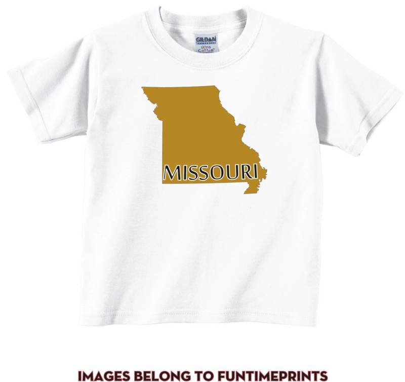 Missouri -Lustiges State Map T-Shirt Oder Bodysuit -Lustige Uni Kleidung Säugling Kleinkind Jugendkinder - in Weiß Grau Pink Blau -153 von FunTimePrints