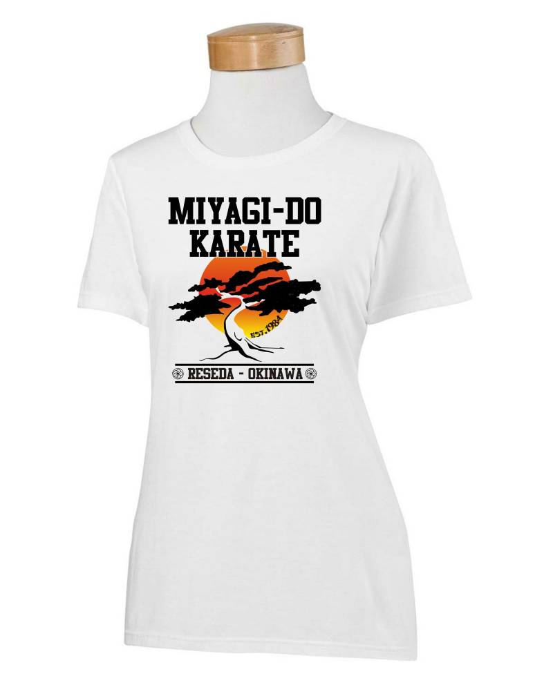 Miyagi-Do Karate Reseda Okinawa - Damen T-Shirt in Vielen Farboptionen Karate Kid Dojo Fegen Das Bein 80Er Jahre Film Cobra Kai Alle Tal von FunTimePrints
