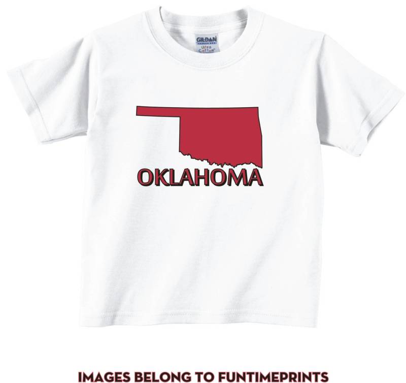 Oklahoma - Lustiges State Map T-Shirt Oder Bodysuit Uni Kleidung Säugling Kleinkind Kinder-In Weiß Grau Pink Blau -173 von FunTimePrints