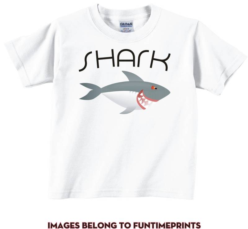 Shark - Spaß T-Shirt Oder Body Lustige Kleidung Für Kleinkind Jugend Kinder in Weiß Grau Rosa Blau -0101 Shark - Spaß T-Shirt Oder Body Lustige Kleidung Für Kleinkind Jugend Kinder in Weiß Grau Rosa Blau -0101 von FunTimePrints