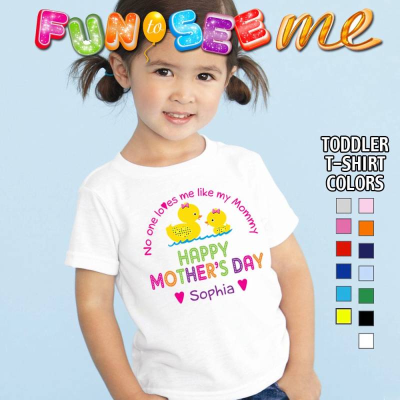 Glücklich Muttertag T-Shirt-Niemand Liebt Mich Wie Meine Mama - Girls Kleinkind Personalisiert Mit Namen von FunToSeeMe