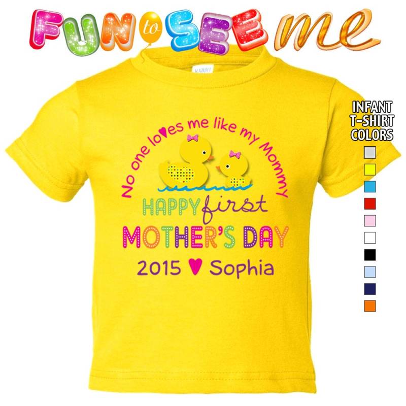 Glücklich Urmutter Day T-Shirt-Niemand Liebt Mich Wie Meine Mama - Girls Kleinkind Personalisiert Mit Namen & Jahr von FunToSeeMe