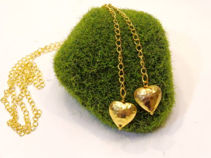 Gehämmerte Gold Herz Lariat Halskette Gehämmerte Gold Herz Lariat Halskette von FunandBaubles