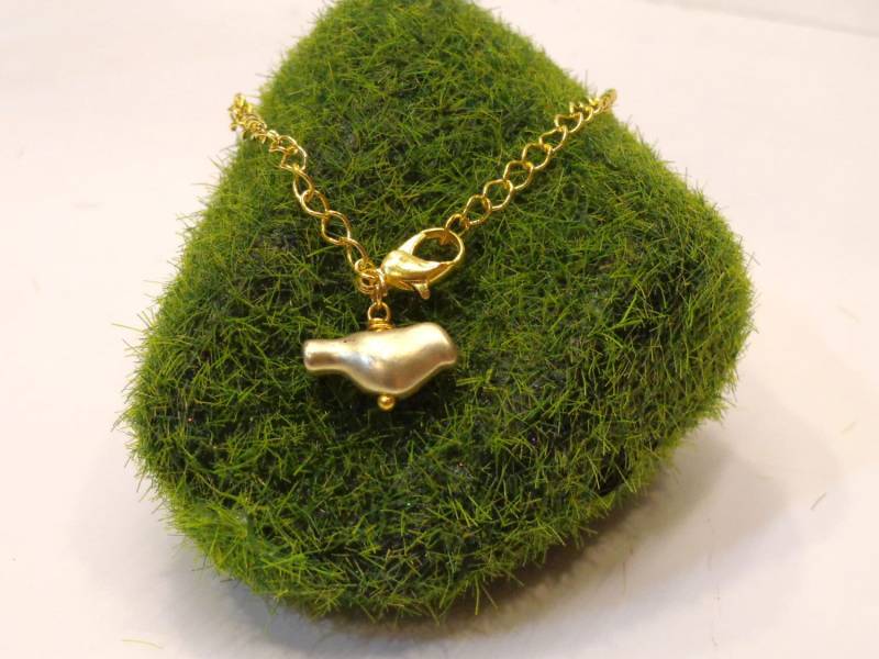 Kleiner Vogel Vergoldetes Armband Kleiner Vogel Vergoldetes Armband von FunandBaubles