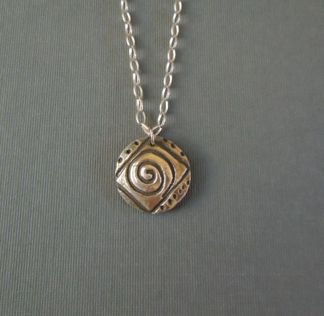 Silver Swirl Anhänger Aus Feinsilber Silver Swirl Anhänger Aus Feinsilber von FunkRockStudios