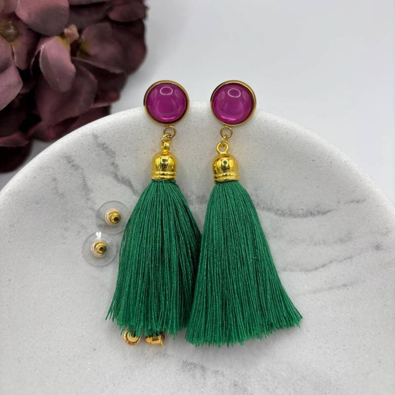 Grün-Pinke Tassel Quaste Ohrringe. Grüne Mit Vergoldetem Ohrstecker. Federleicht. Statementohrring. Hängeohrring Grün-Pinke Tassel Quaste Ohrringe. Grüne Mit Vergoldetem Ohrstecker. Federleicht. Statementohrring. Hängeohrring von Funkelatelier