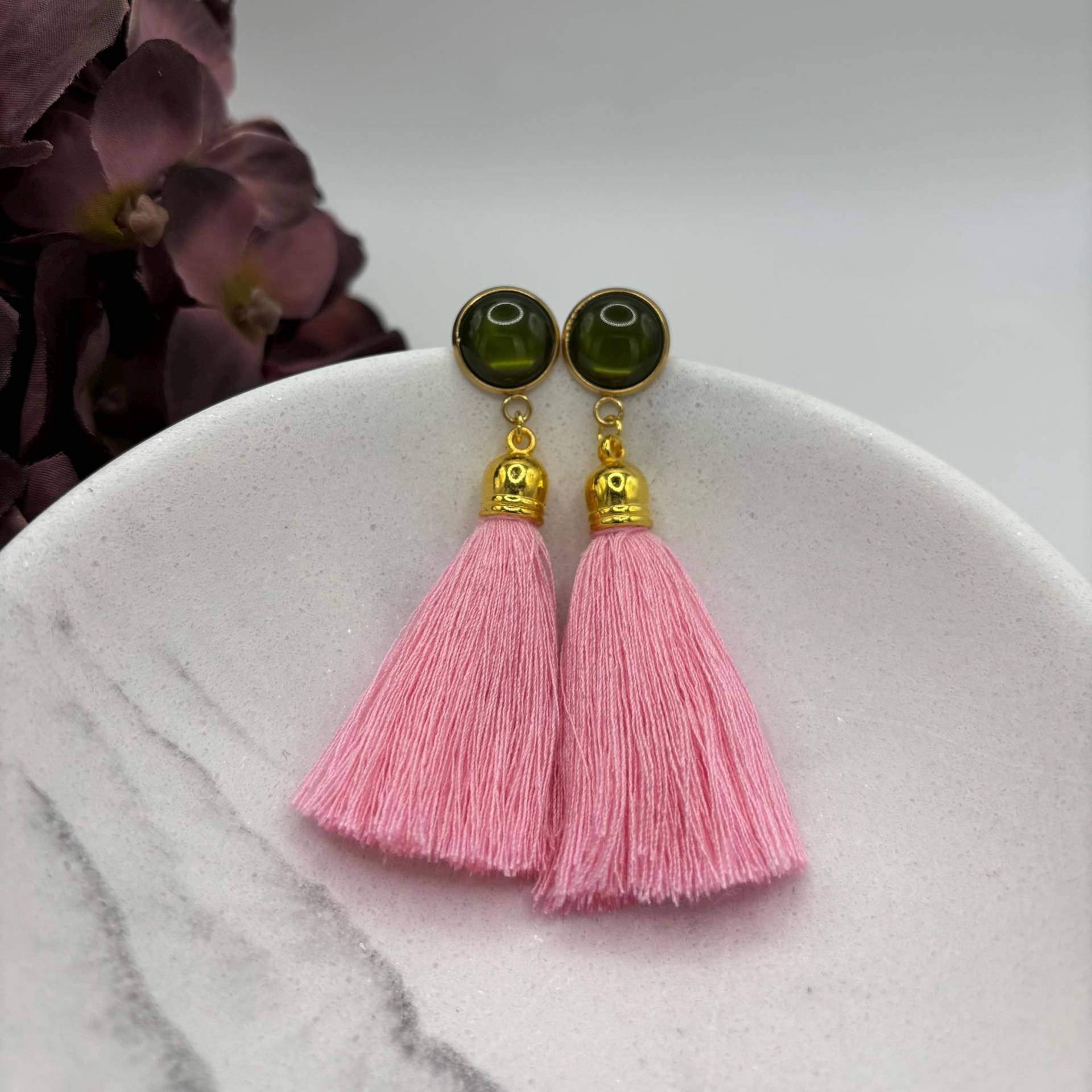 Rosa Tassel Quasten Ohrringe. Quaste Mit Vergoldetem Ohrstecker Farbigem Stein. Federleicht. Statementohrring. Hängeohrring Rosa Tassel Quasten Ohrringe. Quaste Mit Vergoldetem Ohrstecker Farbigem Stein. Federleicht. Statementohrring. Hängeohrring von Funkelatelier