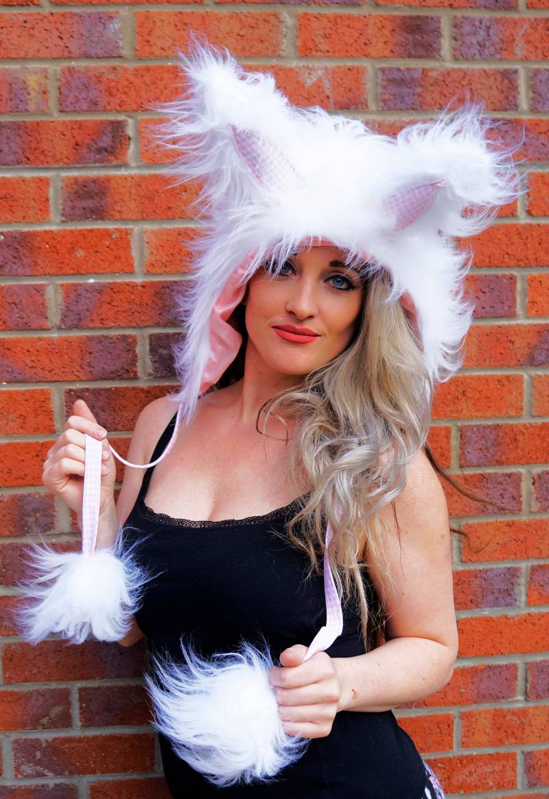 Funki-B Kunstfell Flauschig Niedliche Hase Kaninchen Tier Ohren Kapuze Mit Poms Kleid Gefüttert Vichy Fantasy Accessoire von FunkiBClubwear