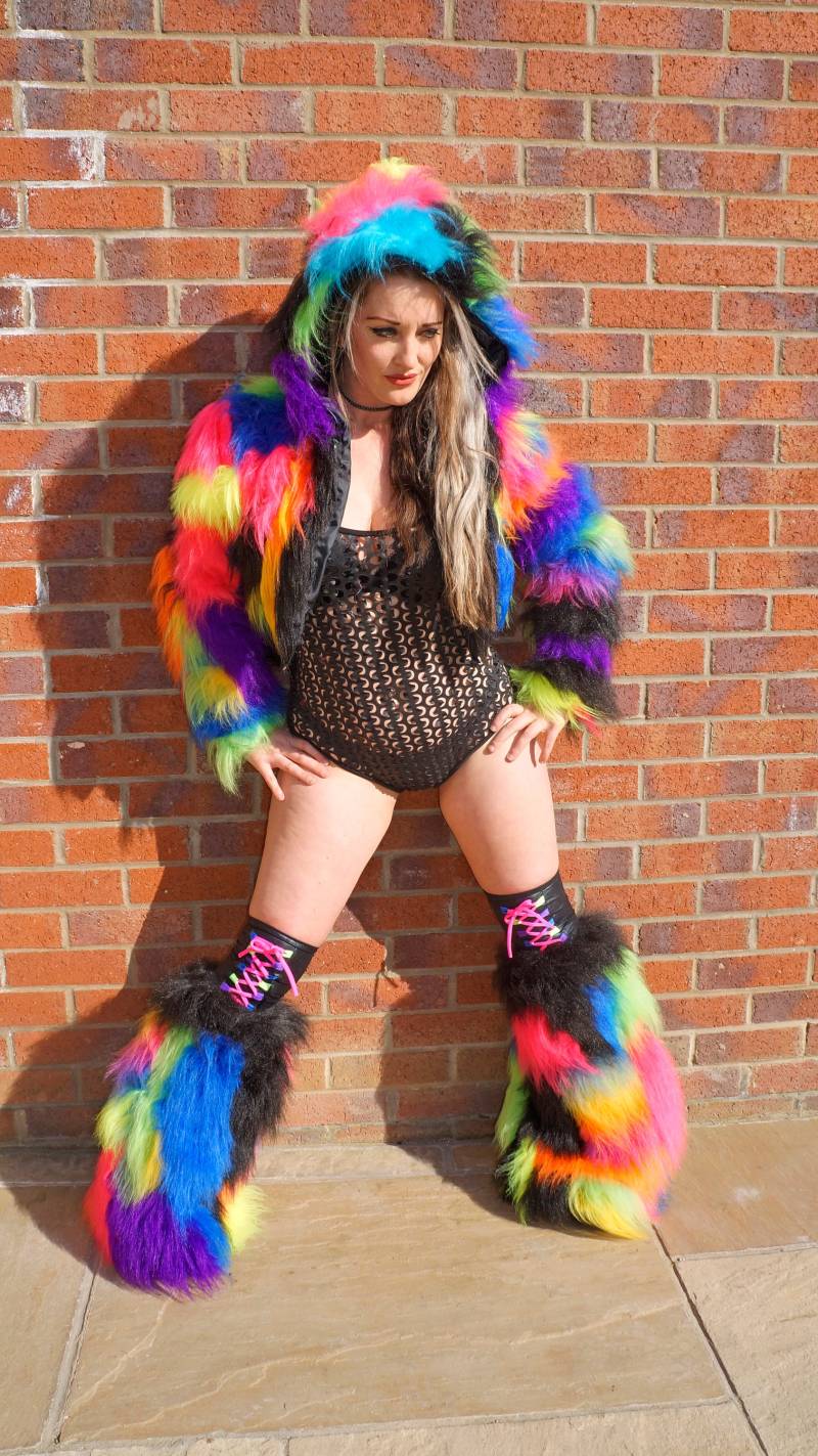 Funki-B Kunstfell Flauschige Kuscheljacke Hoody Zip Up Crop Top Patchwork Mantel Wetlook Rave Cyber Dress Up Kostüm Viele Farben von FunkiBClubwear