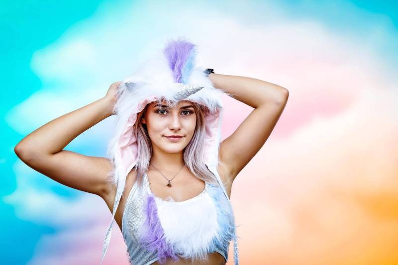 Funki-B Kunstpelz Flauschige Einhorn Tierohren Kapuze Mit Bommeln Dress Up Gefüttert Funkelhorn Kostüm Fantasy Accessoire von FunkiBClubwear