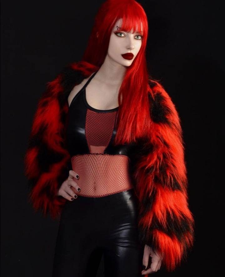 Funki-B Lined Kunstfell Flauschig Camo Hell Neon Langflor Pelzjacke Top Rave Clubwear Fancydress von FunkiBClubwear