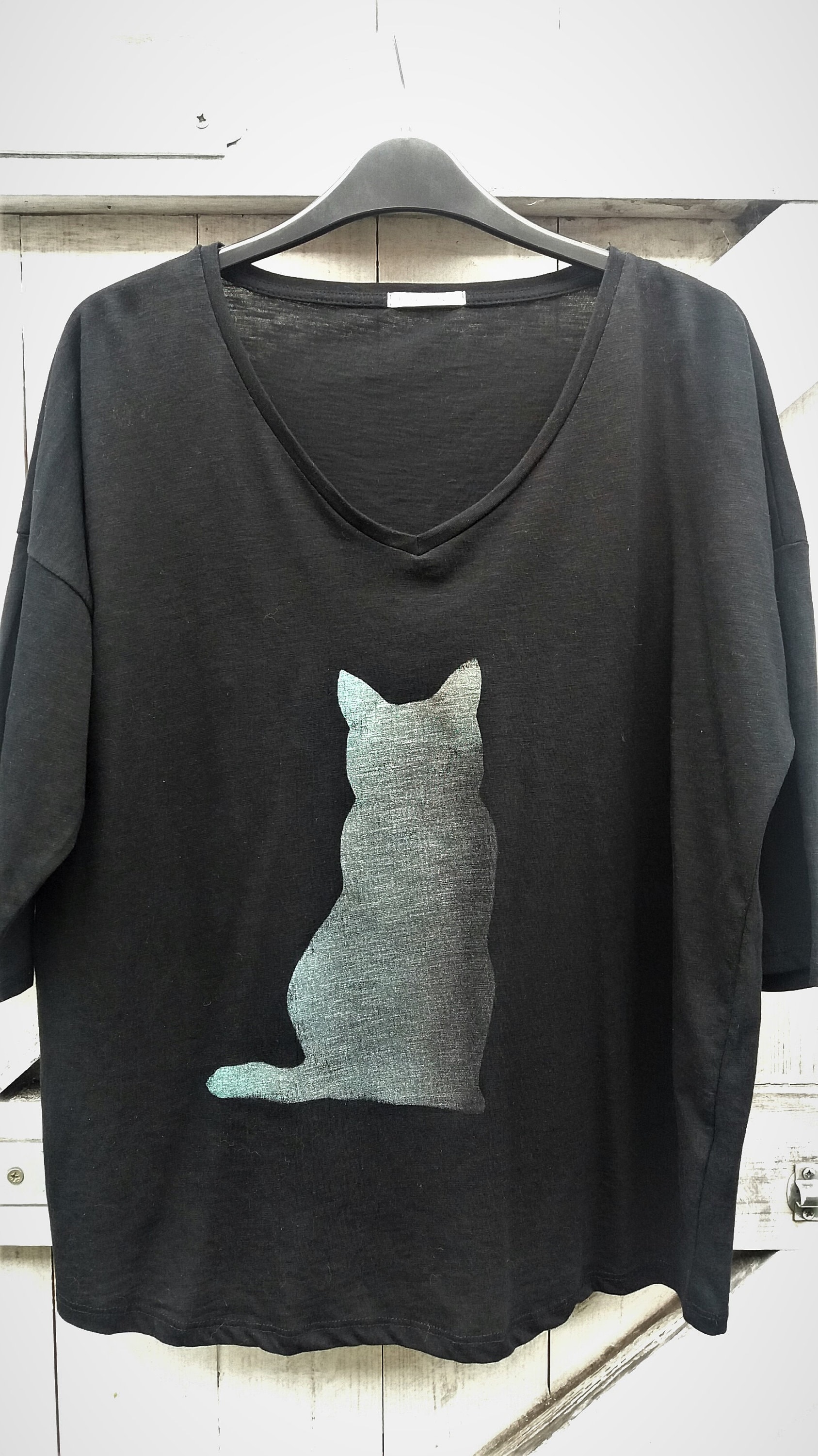 Ein Katzenschatten Top Ein Katzenschatten Top von Funkiestyle