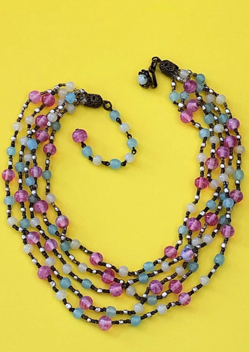 Signiert Miriam Haskell Vergoldet Pink Blau Kunst Glas 5 Strang Halskette von FunkyBusha