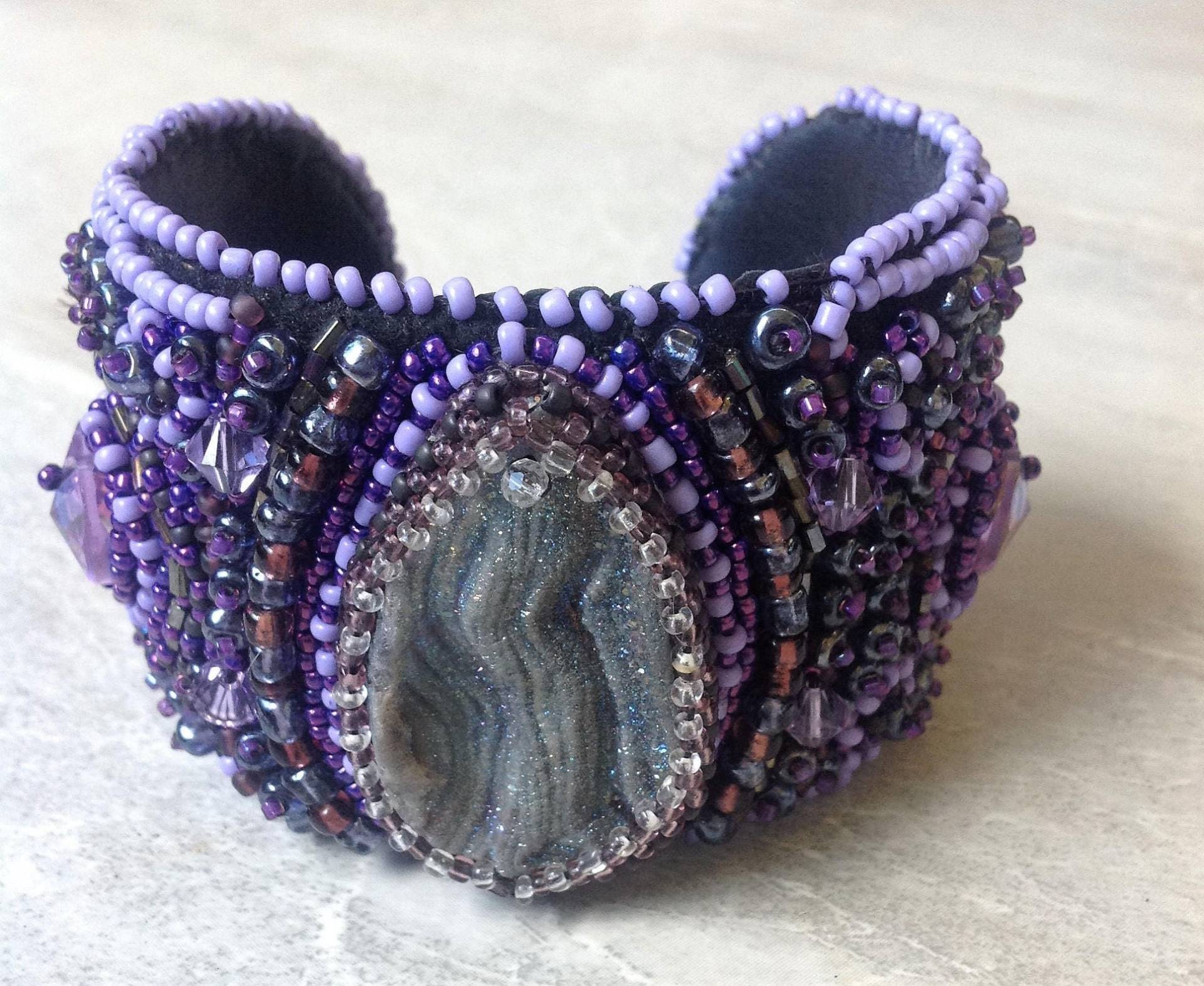 Druzy Perlen Bestickte Armreif Druzy Perlen Bestickte Armreif von FunkyFancyBeads