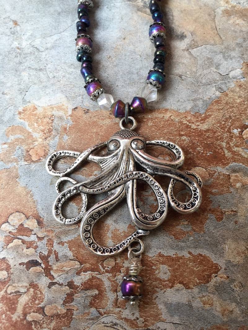 Perlen Oktopus Aurora Borealis Halskette Perlen Oktopus Aurora Borealis Halskette von FunkyFancyBeads