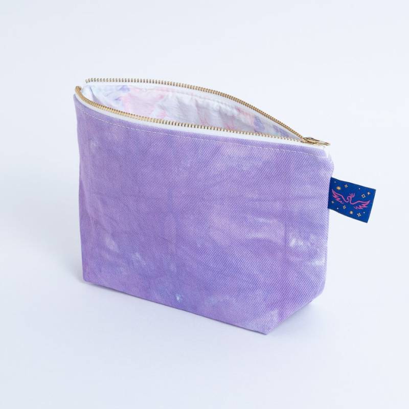 Lavendel Hand Krawattengefärbte Reißverschlusstasche - Medium Makeup Bag Geldbeutel, Rucksack & Reise Organisation Upcycled Floral Futter 100% von FunkyFirebird
