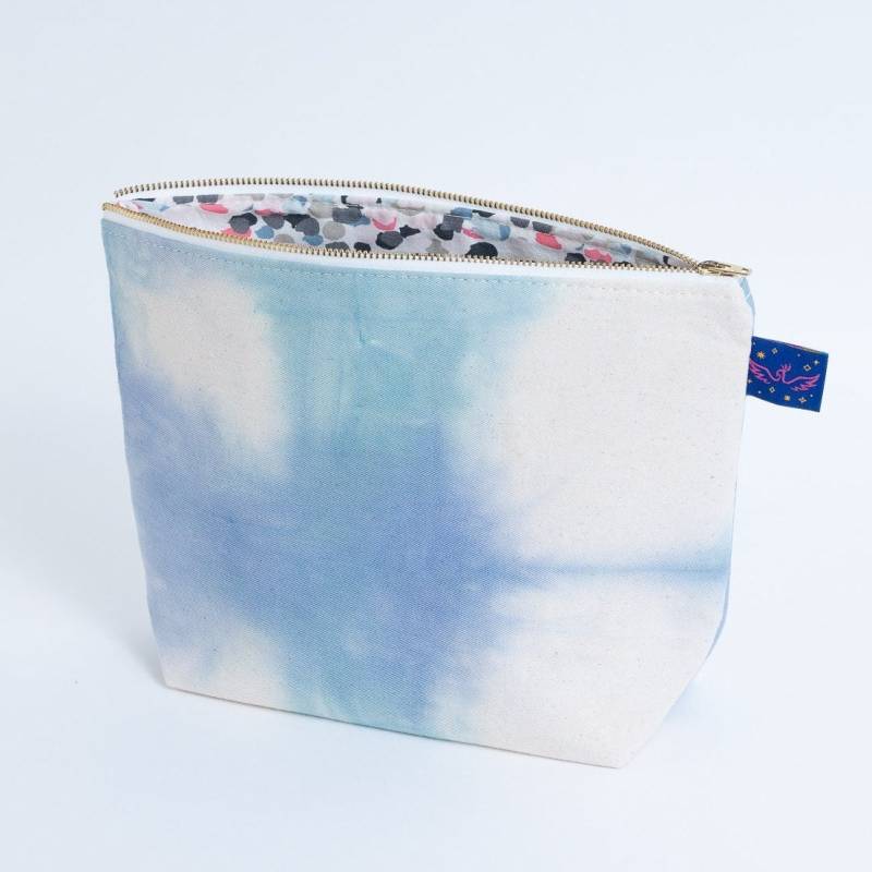 Lavendel Teal Mix Hand Krawattengefärbte Reißverschlusstasche - Große Makeup Tasche Geldbeutel Rucksack & Reise Organisation Upcycling Futter 100% von FunkyFirebird