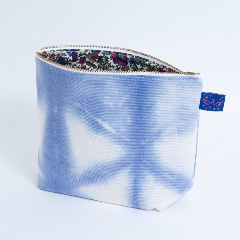 Midnight Blue Hand Krawattengefärbte Reißverschlusstasche - Große Schminktasche Geldbeutel, Rucksack & Reiseorganisation Upcycling Futter 100% von FunkyFirebird