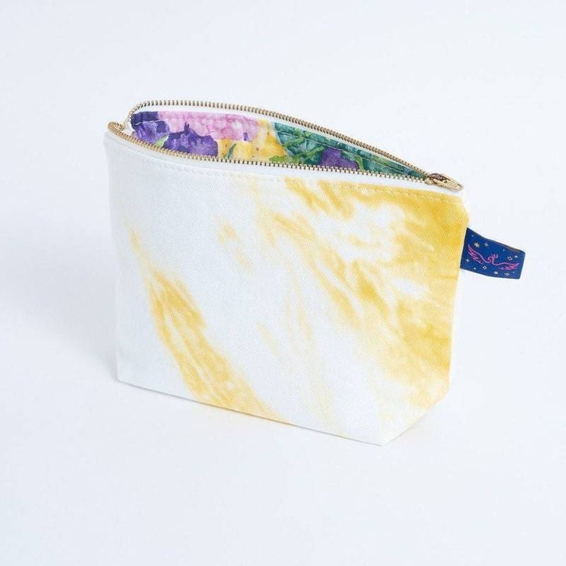 Narzissen Hand Krawattengefärbte Reißverschlusstasche - Medium Makeup Bag Geldbeutel, Rucksack & Reise Organisation Upcycled Floral Futter 100% von FunkyFirebird
