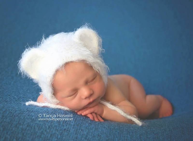 Baby Bär Mütze Weiß Gebürstet Tier Ohren Krawatten Geschenk Neugeborene 6 Monate Junge Mädchen Unisex von FunkyKnitsUK