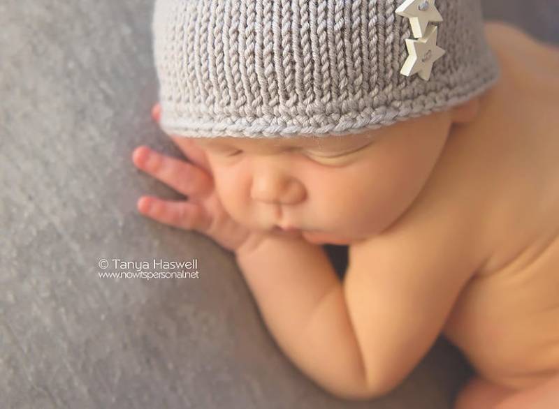 Baby Boy Grau Beanie Hut Mütze Sterne Kleidung Premium Einzigartiges Luxus Duschgeschenk Cashmerino Seide Homefassing Outfit Handmade Neugeborene von FunkyKnitsUK