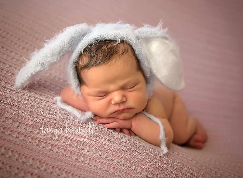Handgestrickte Baby Mütze Hase Kaninchen Tier Soft Cap Lange Ohren Junge Mädchen Neutral Shower Heimkehr Outfit Kostüm Neugeborene - 12 Mths von FunkyKnitsUK