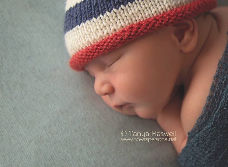 Handgestrickte Baby Junge Mütze Beanie Pixie Premium Cashmerino Seide Unikat Geschenk Babyparty Streifen Blau Frühes Neugeborenen -12 Mths von FunkyKnitsUK