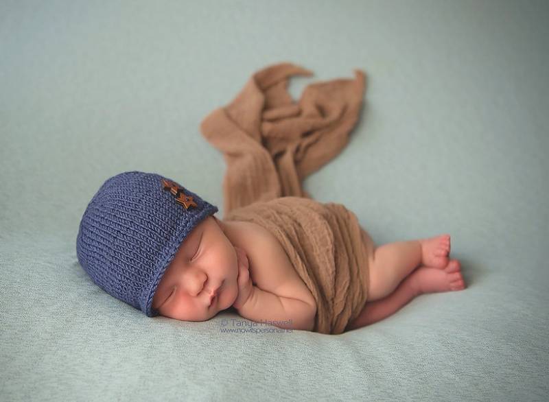 Handgestrickte Baby Boy Hut Mütze Fotografie/Photo Prop Geschenk 0-12 Monate Premium Cashmerino Seide von FunkyKnitsUK