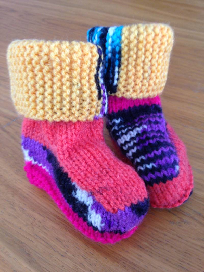 Funky, Helle Baby-Schühchen. Alter Von 12 Monaten von FunkyKnitsbyAli