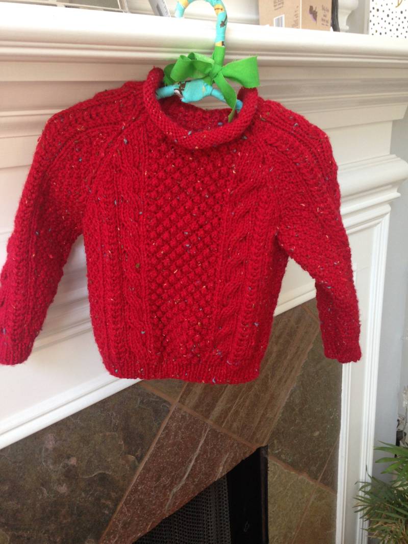 Wunderschöne Aran Babypullover von FunkyKnitsbyAli