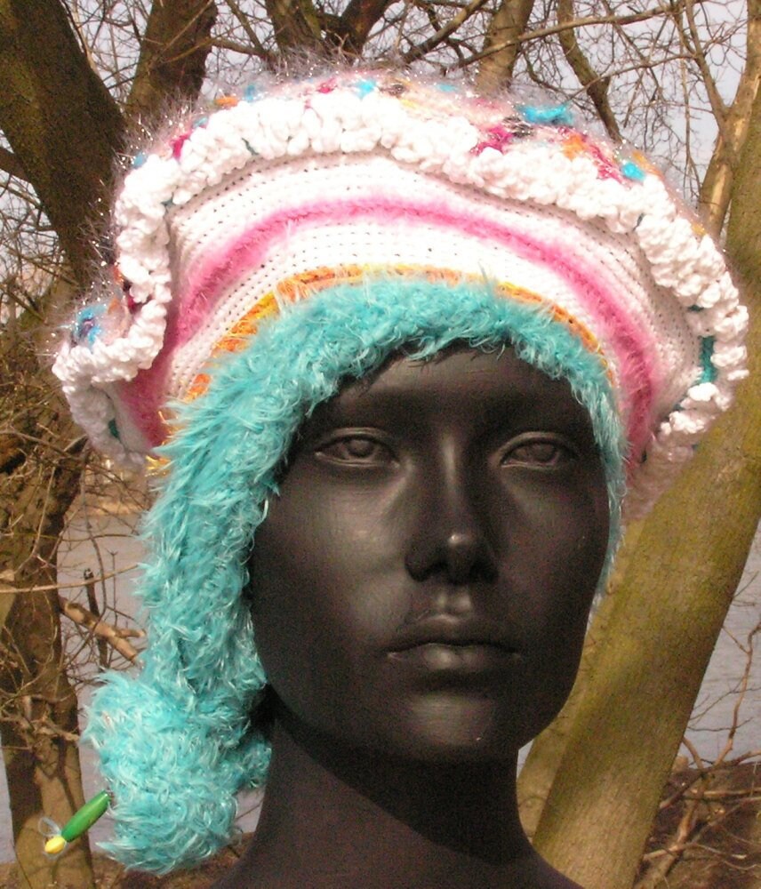 Mega Weiß Fuzzy Blau & Baby Häkelmütze Mega Weiß Fuzzy Blau & Baby Häkelmütze von FunkyMagicalHats