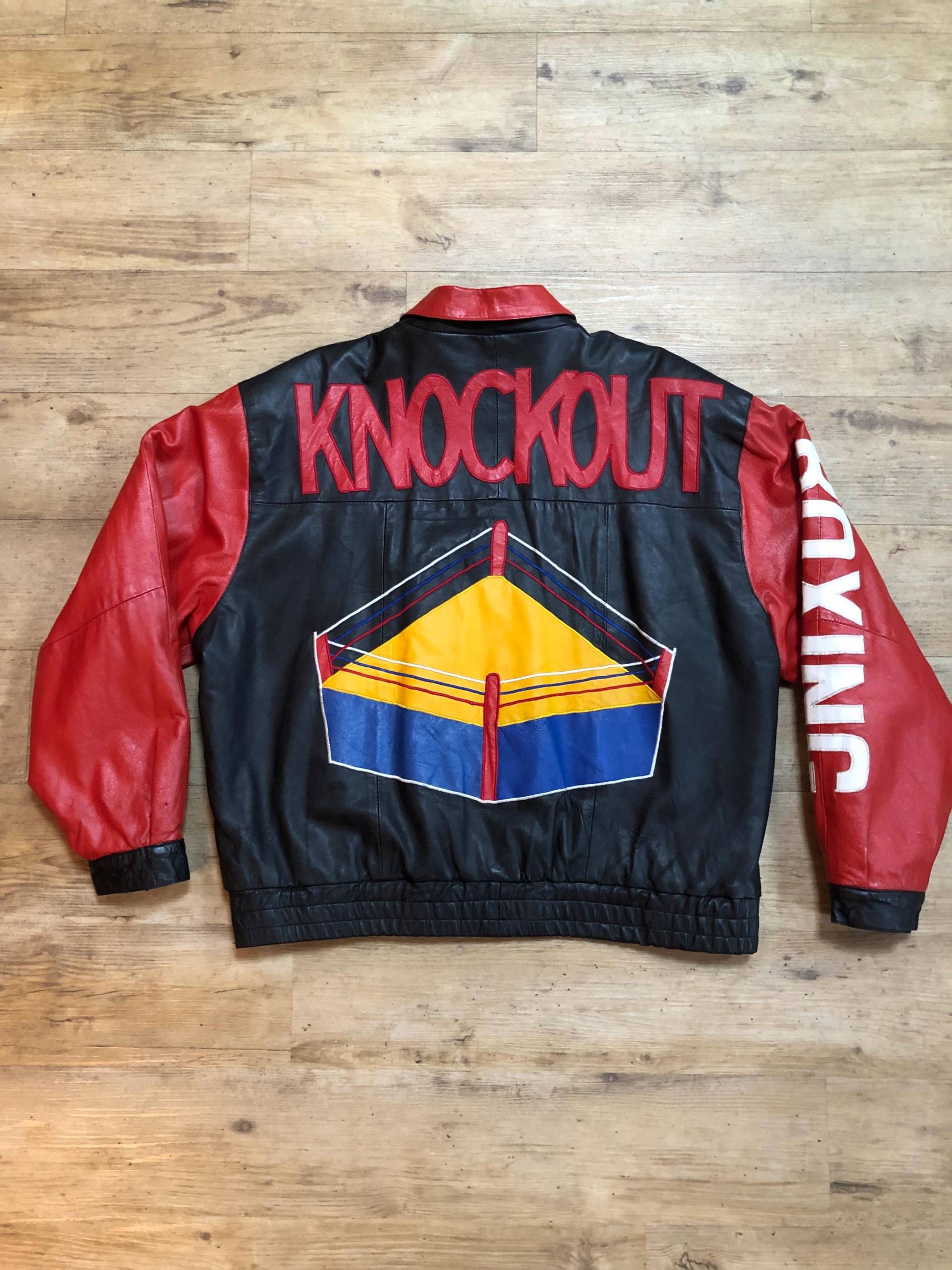 Leather 9000 Italy Vintage Lederjacke Leder Bomberjacke Boxing Knock Out Ufc Fight Ali Ring Kiez Retro Gr.xl 90S 80S Jacke Blouson Hamburg Leather 9000 Italy Vintage Lederjacke Leder Bomberjacke Boxing Knock Out Ufc Fight Ali Ring Kiez Retro Gr.xl 90S 80S Jacke Blouson Hamburg von FunkyVintageDortmund