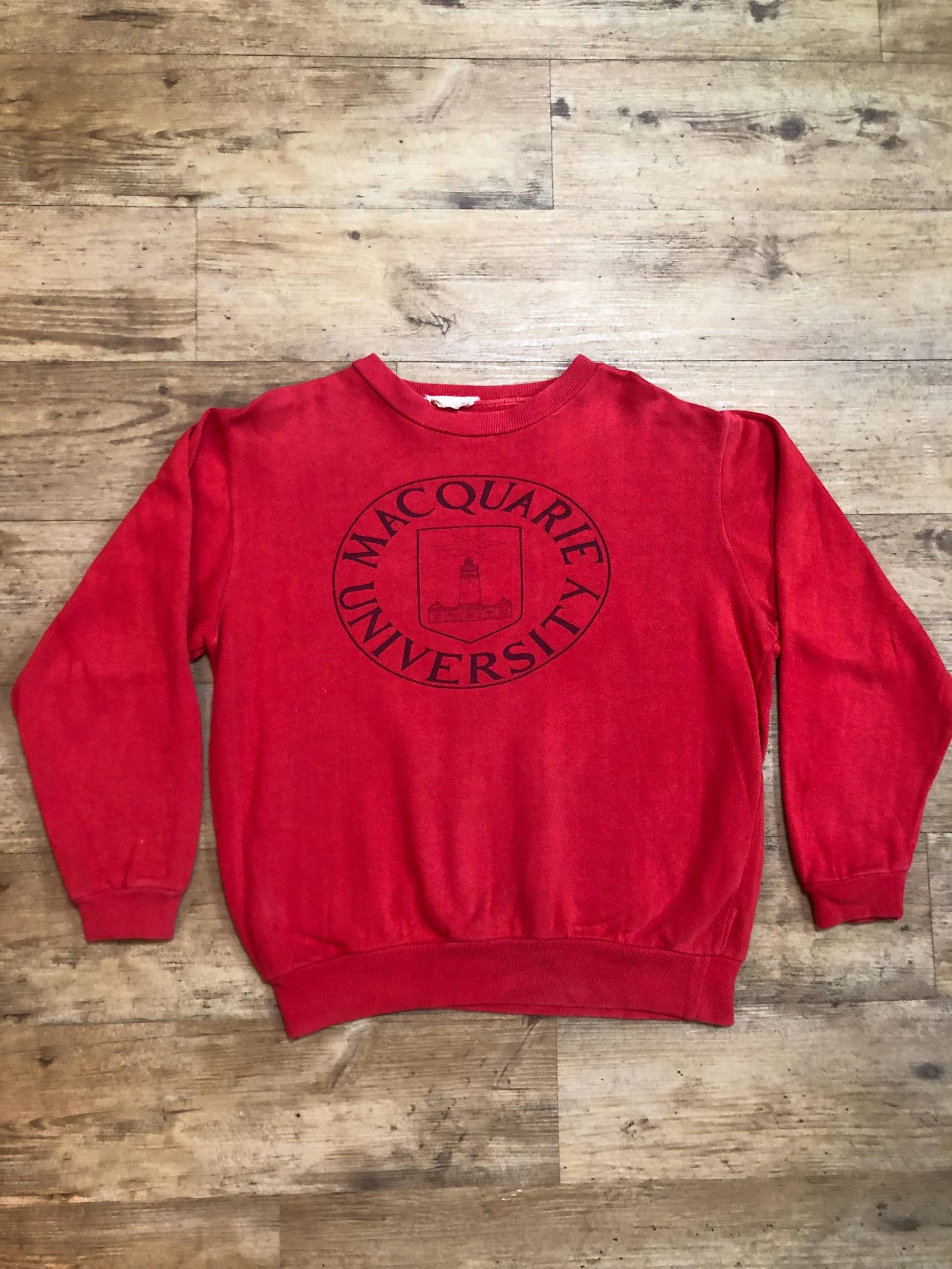 Macquarie University Collage Vintage Retro Gr.m 90S 80S Sweater Sweatshirt Pullover Reverse Militäry Olympia Court México Usa Sport Macquarie University Collage Vintage Retro Gr.m 90S 80S Sweater Sweatshirt Pullover Reverse Militäry Olympia Court México Usa Sport von FunkyVintageDortmund