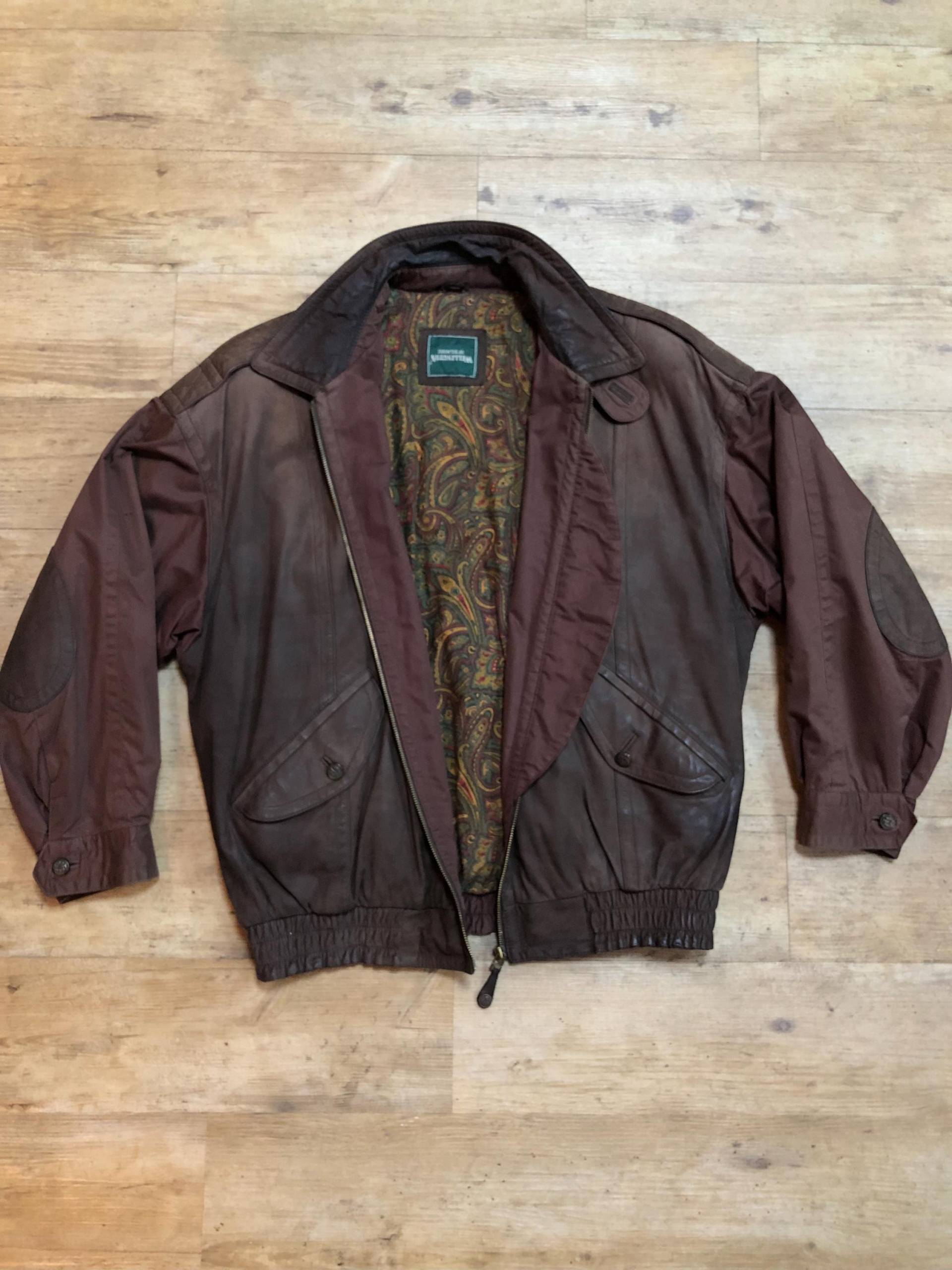Wellington Of Bilmore Vintage Lederjacke Leder Bomberjacke Wildleder Retro Gr.54 Y2K 90S 80S Jacke Blouson Pullover Oversized Heavy Ultra Wellington Of Bilmore Vintage Lederjacke Leder Bomberjacke Wildleder Retro Gr.54 Y2K 90S 80S Jacke Blouson Pullover Oversized Heavy Ultra von FunkyVintageDortmund