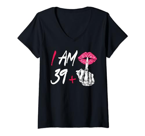 Damen Ich bin 39 plus 1 Mittelfinger Totenkopf lustiger 40. Geburtstag T-Shirt mit V-Ausschnitt Damen Ich bin 39 plus 1 Mittelfinger Totenkopf lustiger 40. Geburtstag T-Shirt mit V-Ausschnitt von Funny 40th Birthday For Women Middle Finger