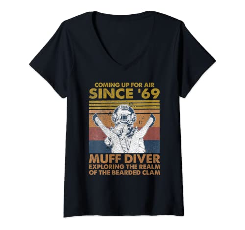Damen Mens Muff Diving School Muff Diver Union Coming Up for Air T-Shirt mit V-Ausschnitt Damen Mens Muff Diving School Muff Diver Union Coming Up for Air T-Shirt mit V-Ausschnitt von Funny Adult Humor Shirt