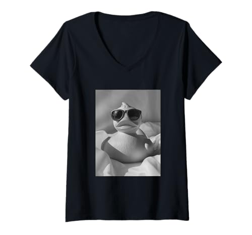 Damen Coole Ente mit Sonnenbrille Tier Spielzeug Photo Booth T-Shirt mit V-Ausschnitt von Funny Animal Photography Clothing Co.
