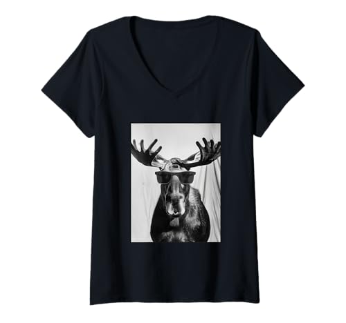 Damen Niedlicher Elch mit Sonnenbrille Cool Forest Animal Photo Booth T-Shirt mit V-Ausschnitt von Funny Animal Photography Clothing Co.