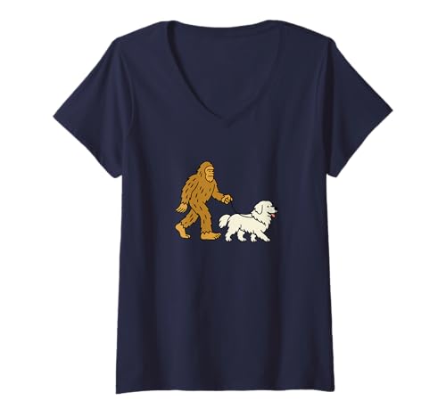 Damen Bigfoot Walking Great Pyrenees Dog Dad Mom – Sasquatch T-Shirt mit V-Ausschnitt von Funny Bigfoot Graphic Apparel Men Women Kids by RJ