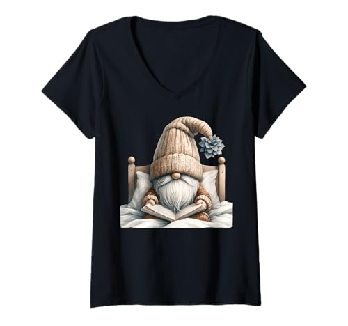 Damen Grumpy Dad GNOME Lying In Bed and Reading A Book Graphic T-Shirt mit V-Ausschnitt von Funny Book Reading Themed Gifts For Gnome Lovers