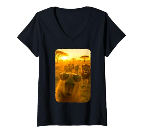 Damen Lustiges Capybara Savannah Selfie mit Löwe T-Shirt mit V-Ausschnitt Damen Lustiges Capybara Savannah Selfie mit Löwe T-Shirt mit V-Ausschnitt von Funny Capybara Savannah Selfies with Lion