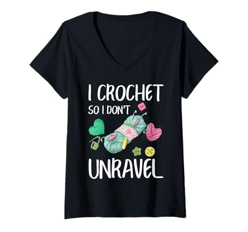 Damen Lustiges Häkelgarn I Crochet So I Don't Unravel Crocheter T-Shirt mit V-Ausschnitt Damen Lustiges Häkelgarn I Crochet So I Don't Unravel Crocheter T-Shirt mit V-Ausschnitt von Funny Crochet Gift Idea