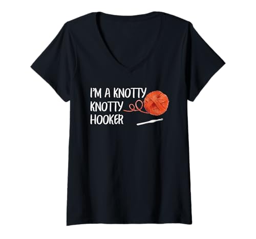 Damen Lustiges Häkeln I'm A Knotty Knotty Hooker Häkelstricken T-Shirt mit V-Ausschnitt Damen Lustiges Häkeln I'm A Knotty Knotty Hooker Häkelstricken T-Shirt mit V-Ausschnitt von Funny Crochet Gift Idea