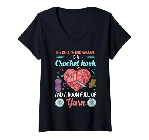 Damen Lustige Häkelnadel und Garnliebhaber T-Shirt mit V-Ausschnitt von Funny Crocheting And Yarn Gift Co